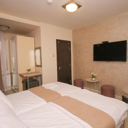 Bajadera Lux Hotel Belgrád Kültér fotó