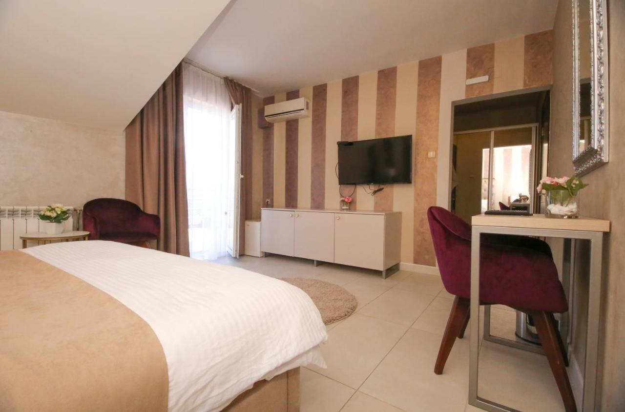 Bajadera Lux Hotel Belgrád Kültér fotó