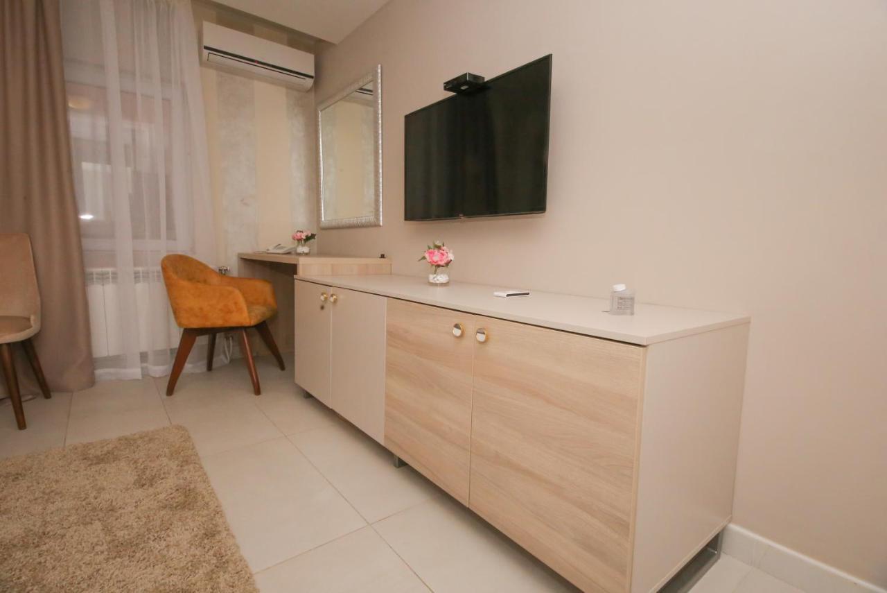 Bajadera Lux Hotel Belgrád Kültér fotó