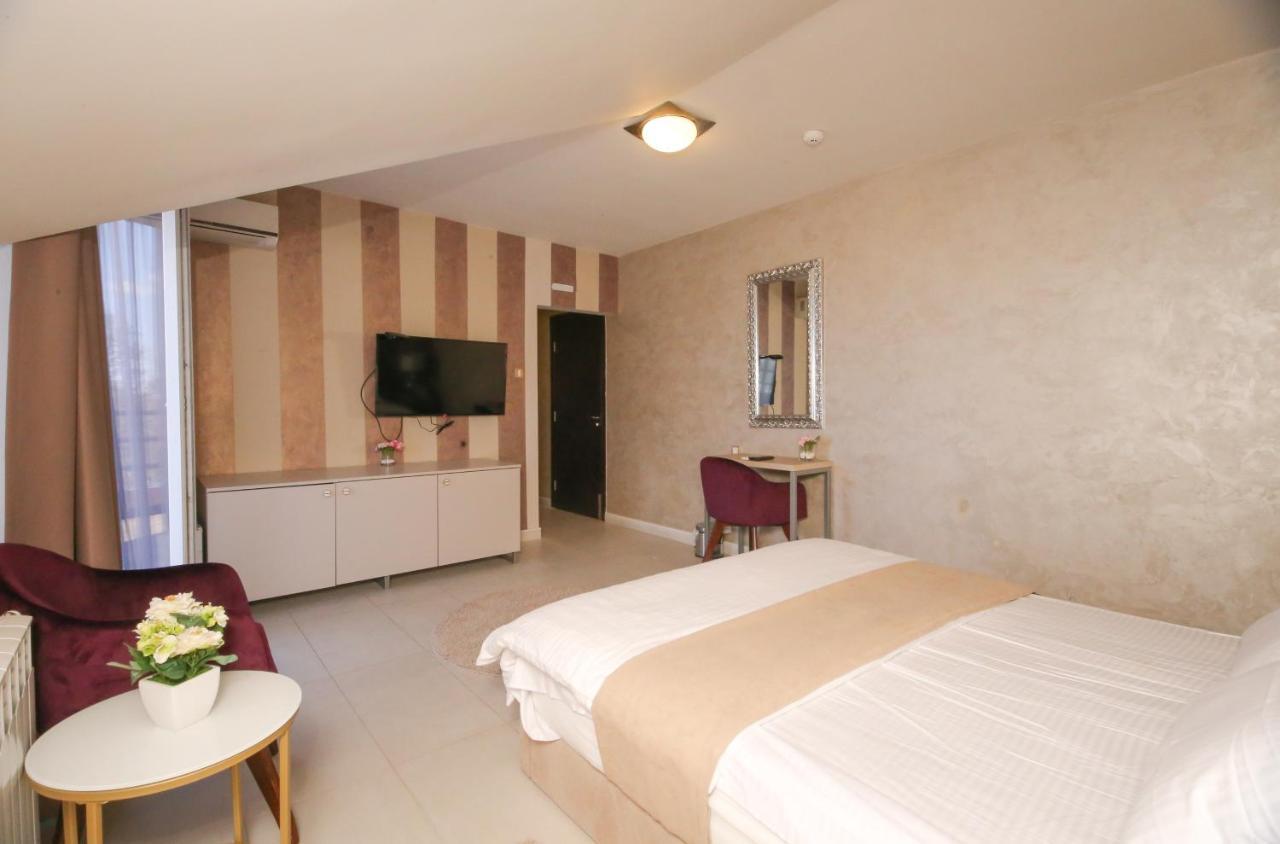 Bajadera Lux Hotel Belgrád Kültér fotó